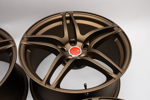 Yokohama AVS Model 5 17" 9J +40, 8J +38 (5x114.3)