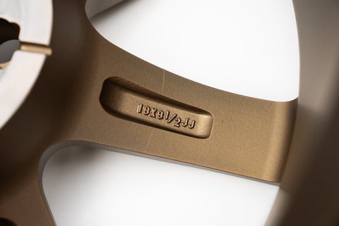 WORK Emotion XT7 18" 9.5J +38, 8.5J +38 (5x114.3)