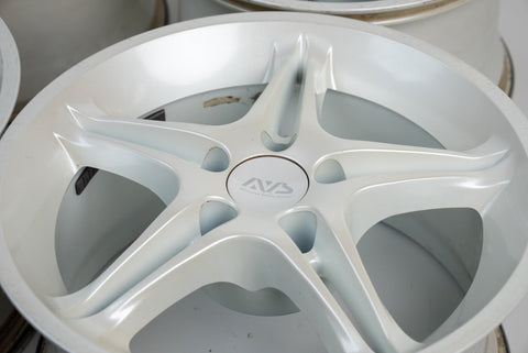 Yokohama AVS VS5 17" 9J +17 (5x114.3)