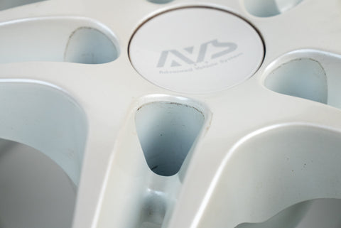 Yokohama AVS VS5 17" 9J +17 (5x114.3)