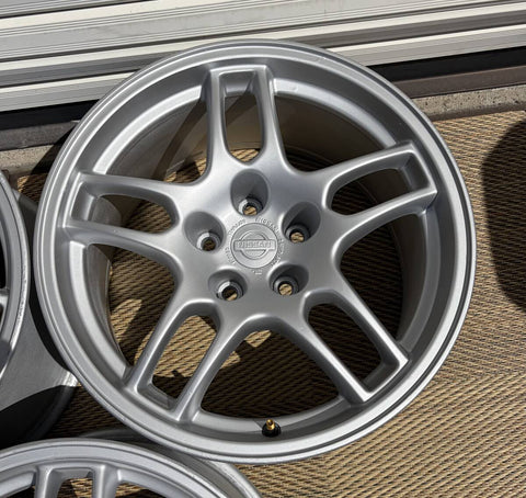 Nissan Skyline R33 GTR 17" 9J +30 (5x114.3)