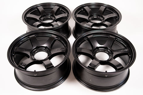 RAYS Gramlights 57DR 18" 8J +20 (6x139.7)