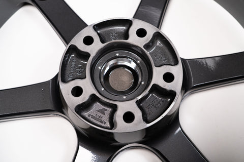 Yokohama Advan AVS Model 6  17" 9J +45, 8J +35 (5x114.3)