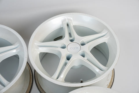 Yokohama AVS VS5 17" 9J +17 (5x114.3)