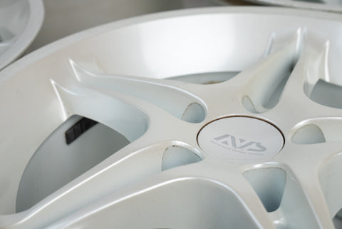 Yokohama AVS VS5 17" 9J +17 (5x114.3)