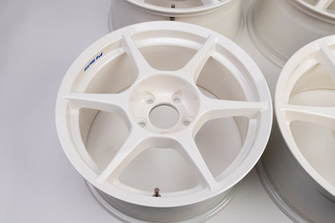 Buddy Club P1 17" 9J +17, 8J +22 (5x114.3)