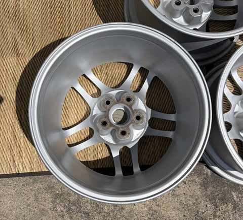 Nissan Skyline R33 GTR 17" 9J +30 (5x114.3)