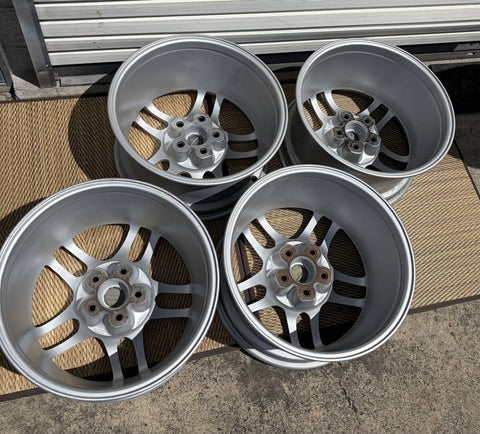 Nissan Skyline R33 GTR 17" 9J +30 (5x114.3)