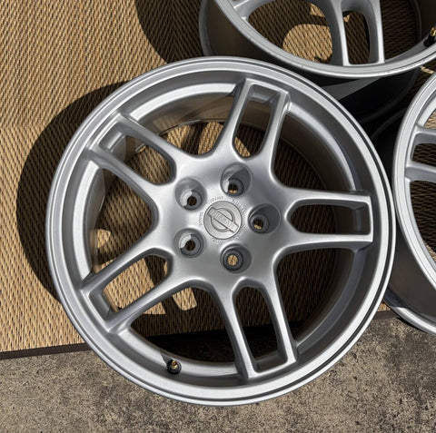 Nissan Skyline R33 GTR 17" 9J +30 (5x114.3)