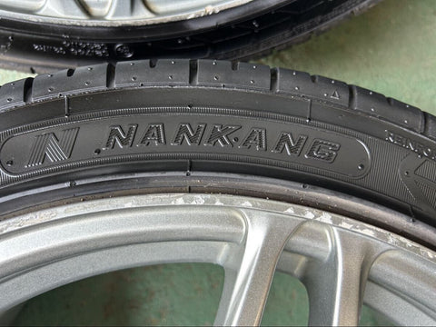 Yokohama AVS Model 5 (5x114.3) 18x9 +45